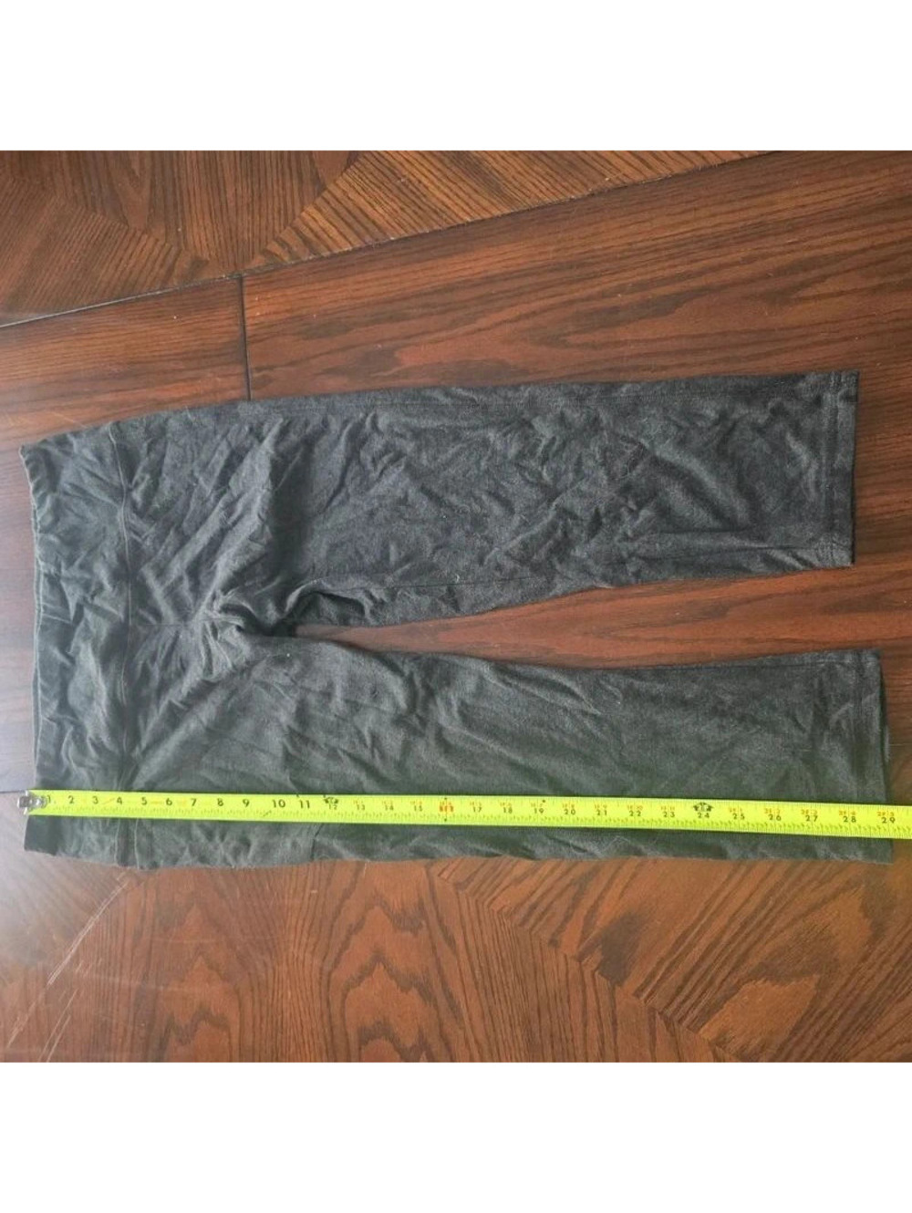 Womans 3/4 black yoga pants